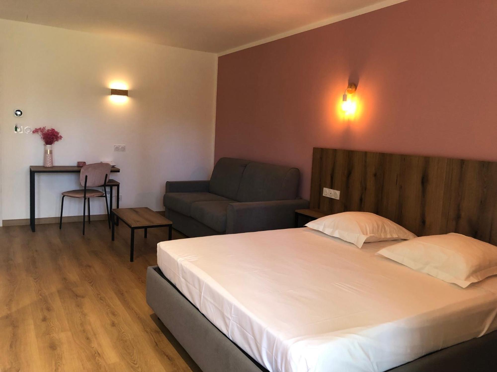 Auberge Les Oliviers لوسيانا المظهر الخارجي الصورة