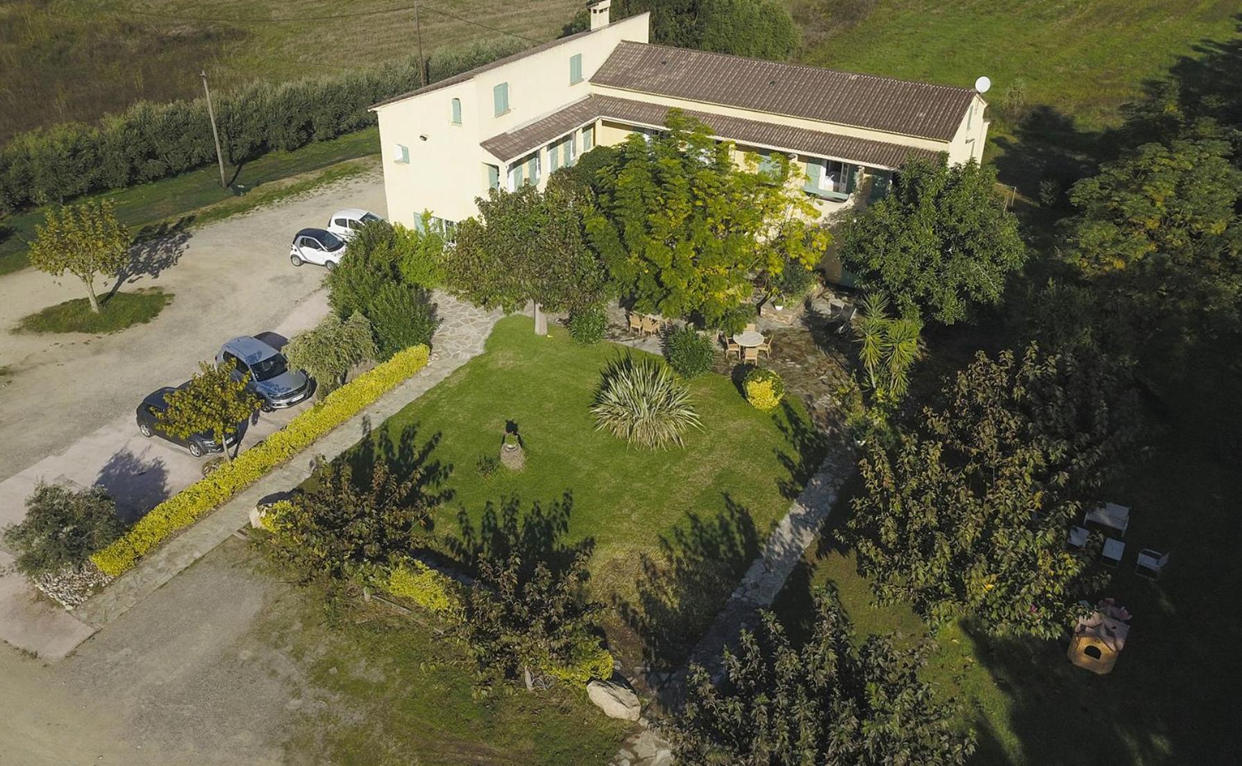 Auberge Les Oliviers لوسيانا المظهر الخارجي الصورة