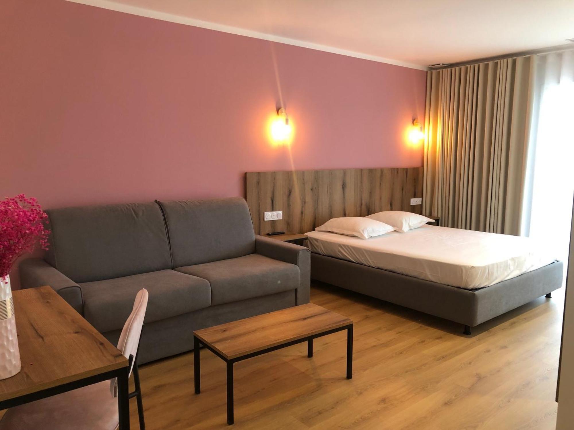 Auberge Les Oliviers لوسيانا المظهر الخارجي الصورة